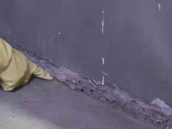 防水層墻角處起孔
